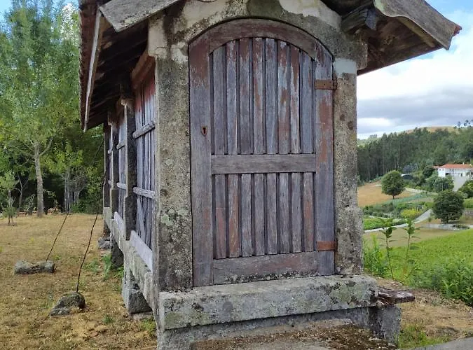 Casa Japoneiras Tatil Evi Paredes de Coura